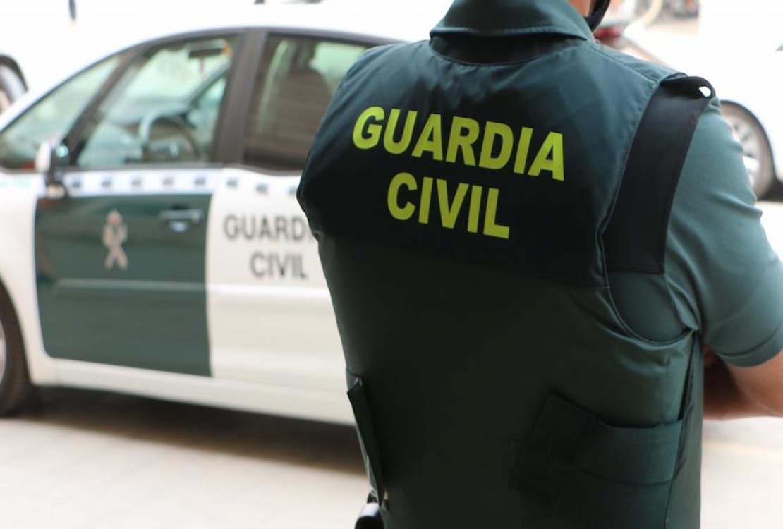 Dos personas, de nacionalidad rumana, detenidas por la Guardia Civil por hurtar telfonos de alta gama al descuido 